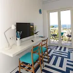 3 View 4*