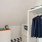 3 View 4*