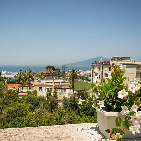 3 스위트 뷰 게스트하우스 4*